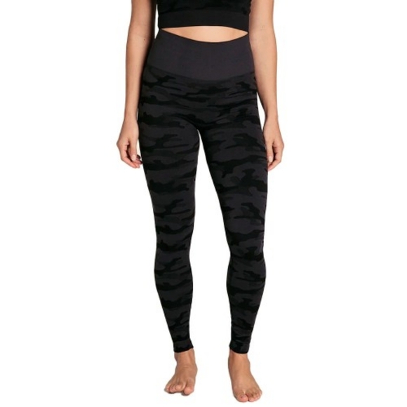 Stylish Camouflage Leggings - Picture 2 of 7